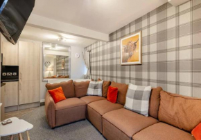 Townhouse Apartment 3 Bedroom High St Montrose